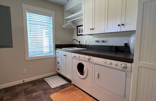 Long Beach House | Beautiful and cozy! Amazing views and steps from the beach! 30 Day Rental