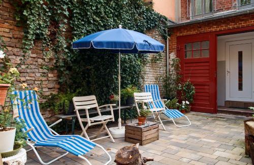 Pankow Apartment | Beautiful and Cozy Remise for up to 6 Guests