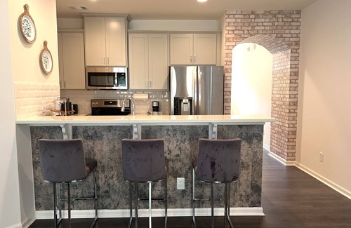 Tucker House | Beautiful and cozy townhouse in Tucker