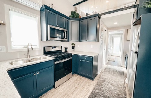 Reno House | Beautiful and Elegant River Front Cottage