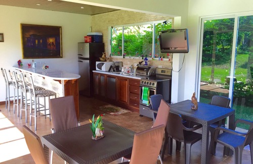 Roble House | Beautiful and Luxurious House for 2 on the Mountain in Gosén you will enjoy nature.