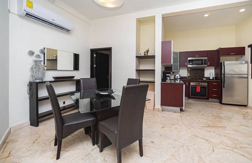 Downtown Apartment | Beautiful and comfortable apartment in a condominium facing the sea