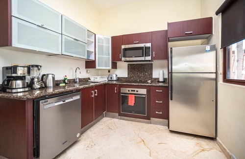 Downtown Apartment | Beautiful and comfortable apartment in a condominium facing the sea