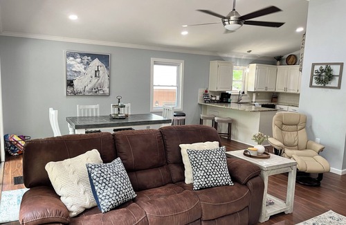 Hot Springs Village House | Beautiful and Spacious Lake Front Home. Golf, Kayaks, Minutes from Hot Springs!