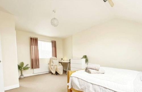 Liverpool House | Beautiful and spacious House in Liverpool, UK