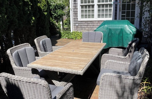 Nantucket House | Beautiful and spacious family friendly home close to town and beaches.