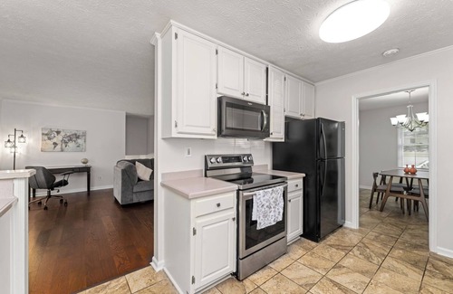 Riverdale House | Beautiful and Spacious 4BR/3BA Home Near Atlanta Airport – Sleeps 8