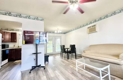 Mechanicsville House | Beautiful and spacious 4-bedroom home in Danville, with WiFi and AC.
