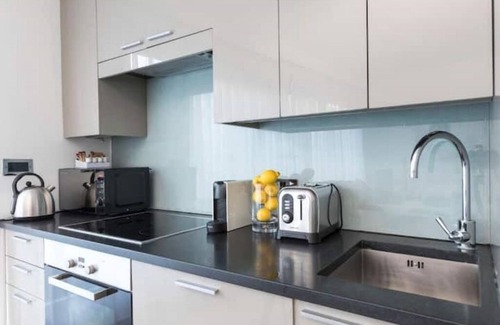 Queen's Gate Apartment | Beautiful and Stylish Apartment