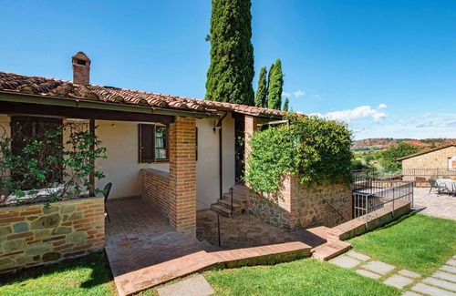 Popoltaio-Schiacciato Villa | Beautiful apartment in villa for 6 people with WIFI, pool, A/C, TV, terrace and parking