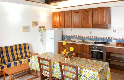 San Lorenzo Nuovo Apartment | Beautiful apartment for 4 people with WIFI, A/C, pool, TV, patio and parking