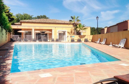 La Rouviere Apartment | Beautiful apartment for 6 guests with WIFI, pool, A/C, TV, patio, pets allowed and parking
