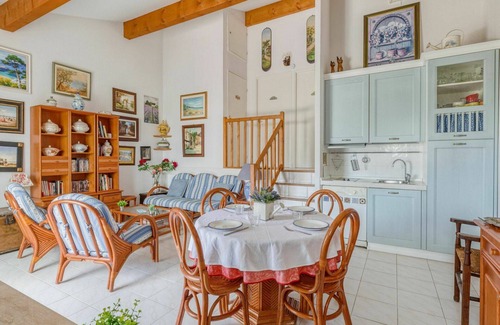La Rouviere Apartment | Beautiful apartment for 4 guests with pool, WIFI, TV, terrace, pets allowed and parking