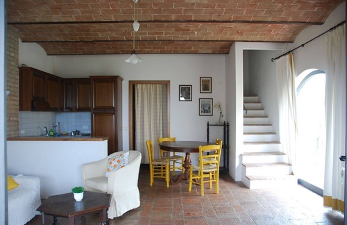 Castelfiorentino Villa | Beautiful apartment in villa with pool, WIFI, patio and panoramic view, close to San Gimignano