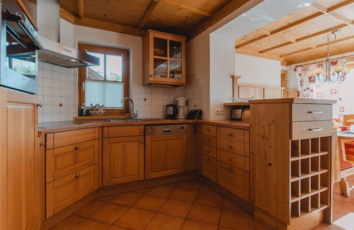 Konigsleiten Apartment | Beautiful apartment for 6 guests with WIFI, TV, terrace and parking