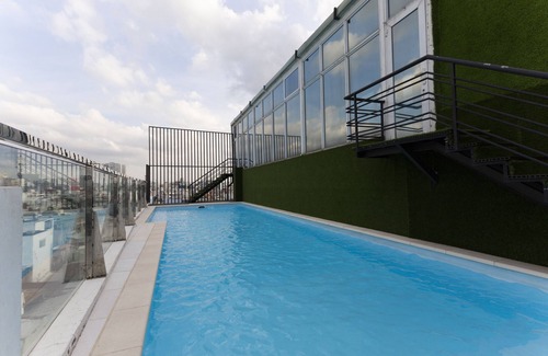 Phu Nhuan Apartment | Beautiful Apartment with Pool and Gym