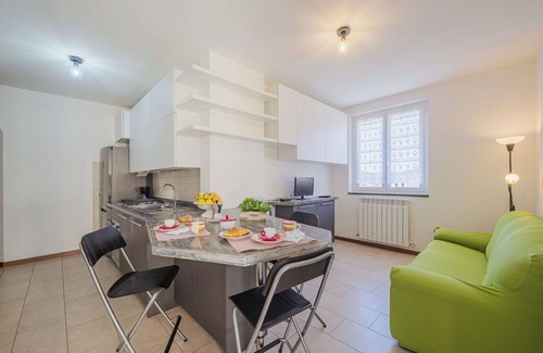 Sestri Levante Apartment | Beautiful apartment for 4 guests with WIFI, A/C, TV, balcony and parking
