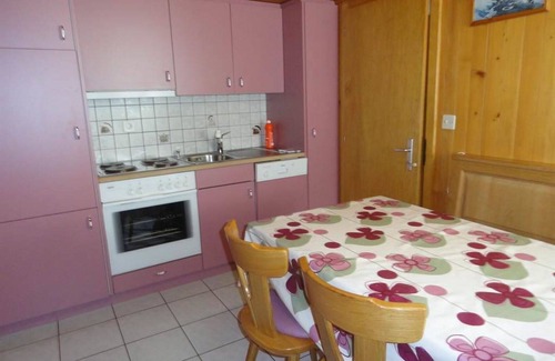 Saas Almagell Apartment | Beautiful apartment for 6 people with WIFI, TV, balcony and parking