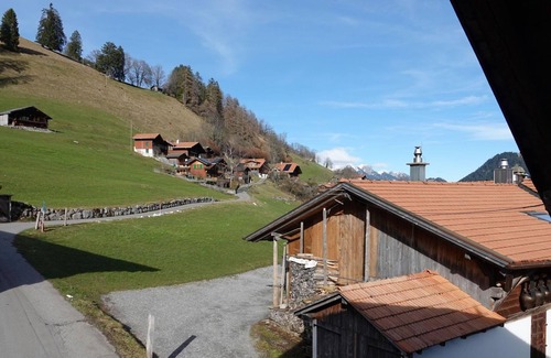 Boltigen Apartment | Beautiful apartment for 5 people with WIFI and balcony