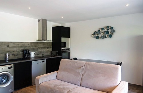 Sari-Solenzara Apartment | Beautiful apartment for 4 people with private pool, A/C, WIFI, TV, terrace, pets allowed and par.