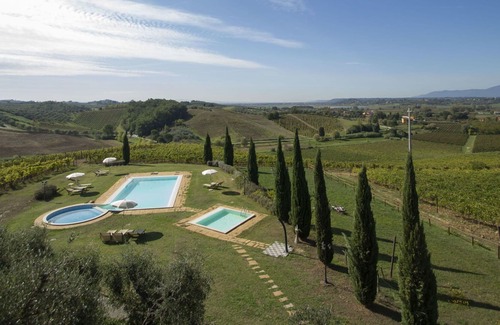 Stabbia Apartment | Beautiful apartment for 4 guests with pool, WIFI, TV, patio, panoramic view and parking