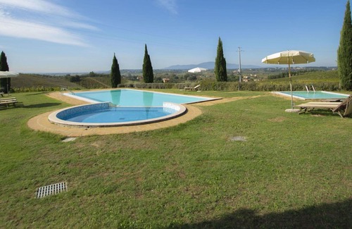 Stabbia Apartment | Beautiful apartment for 4 guests with pool, WIFI, TV, patio, panoramic view and parking