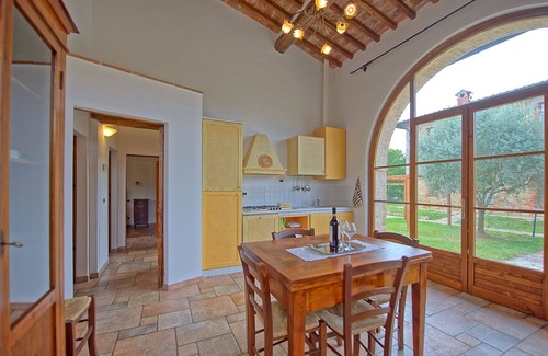 Simignano Apartment | Beautiful apartment for 4 people with WIFI, pool, TV, pets allowed and parking