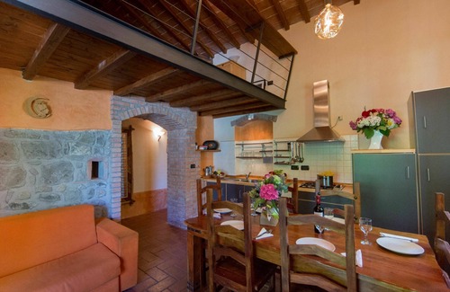Montefiascone Villa | Beautiful apartment in villa with pool, WIFI, TV, patio, pets allowed, panoramic view and parking