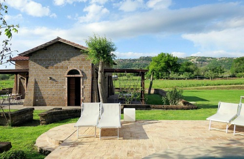 Montefiascone Villa | Beautiful apartment in villa with WIFI, pool, TV, patio, pets allowed, panoramic view and parking