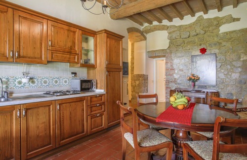 Monteriggioni Villa | Beautiful apartment in villa for 5 guests with WIFI, pool, TV, patio, pets allowed and parking