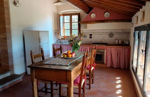 Montespertoli Apartment | Beautiful apartment for 4 people with WIFI, pool, TV and pets allowed