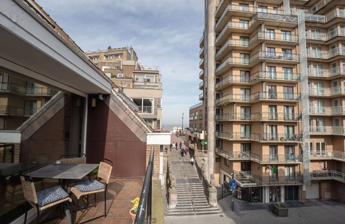 Blankenberge Apartment | Beautiful apartment for 6 guests with WIFI, TV, terrace and pets allowed