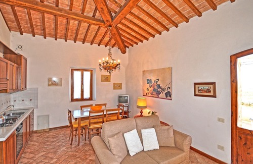 San Gimignano Apartment | Beautiful apartment for 4 people with WIFI, pool, A/C, TV, terrace, panoramic view and parking