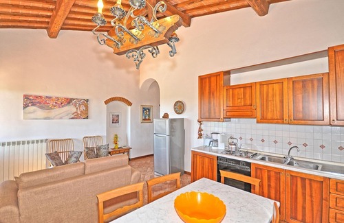 San Gimignano Apartment | Beautiful apartment for 4 people with WIFI, pool, A/C, TV, terrace, panoramic view and parking