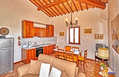 San Gimignano Apartment | Beautiful apartment for 4 people with WIFI, pool, A/C, TV, terrace, panoramic view and parking