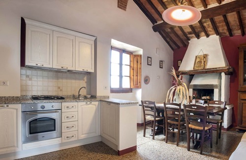San Gimignano Apartment | Beautiful apartment for 5 people with A/C, pool, WIFI, pets allowed, panoramic view and parking