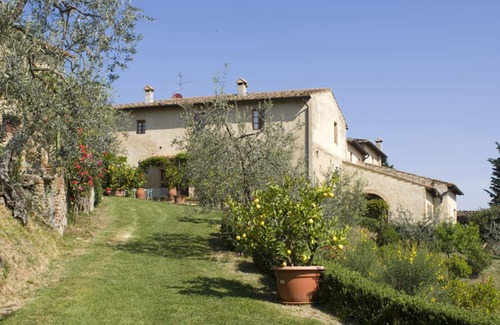 San Gimignano Apartment | Beautiful apartment for 5 people with A/C, pool, WIFI, pets allowed, panoramic view and parking