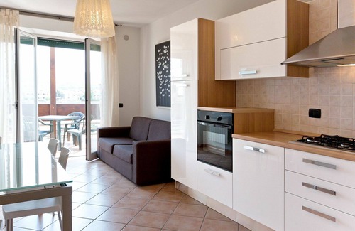 San Vincenzo Apartment | Beautiful apartment for 6 people with A/C, WIFI, pool, TV, terrace, pets allowed and parking