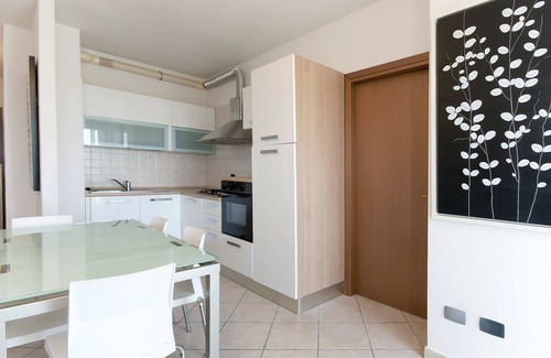 San Vincenzo Apartment | Beautiful apartment for 6 people with A/C, WIFI, pool, TV, terrace, pets allowed and parking