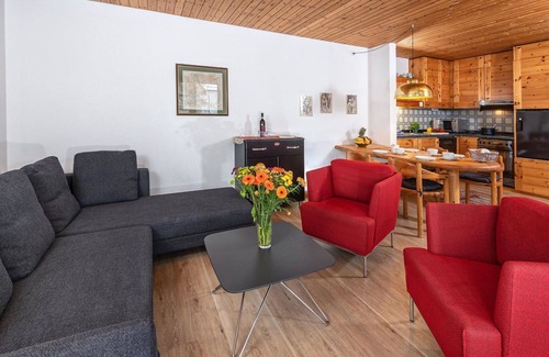 Lenzerheide Apartment | Beautiful apartment for 4 guests with TV and balcony