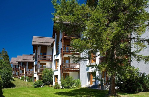 Lenzerheide Apartment | Beautiful apartment for 4 guests with TV and balcony