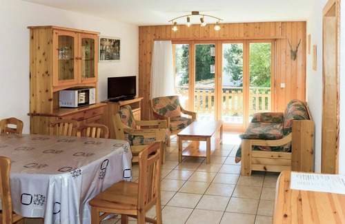 Granges Apartment | Beautiful apartment for 8 people with WIFI, TV, balcony, pets allowed, panoramic view and parking