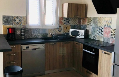 Ghisonaccia Apartment | Beautiful apartment for 6 people with pool, A/C, WIFI, TV, terrace, pets allowed and parking