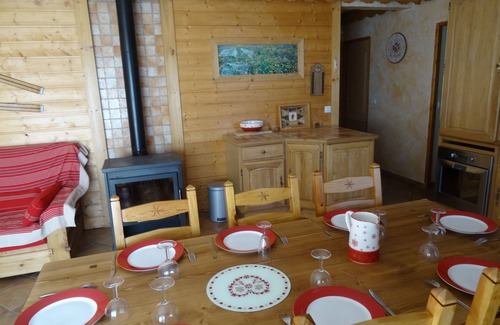 La Toussuire Apartment | BEAUTIFUL APARTMENT IN INDIVIDUAL CHALET CLOSE TO CLASS 3 STAR TRACKS