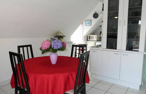Pont-l'Abbe Apartment | Beautiful apartment for 4 guests with WIFI, TV, terrace and parking