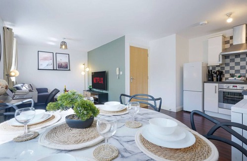 Northampton Condo | Beautiful Apartment - Free Parking, Wifi, SmartTV