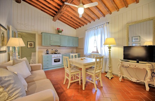 Montespertoli Apartment | Beautiful apartment for 4 guests with A/C, pool, WIFI and TV