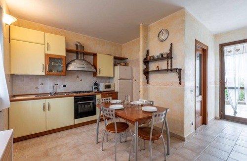 Portacomaro Apartment | Beautiful apartment with WIFI, A/C, pool, TV, terrace, pets allowed, panoramic view and parking