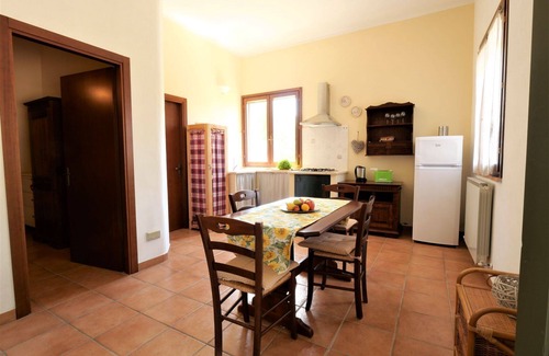 Montorsaio House | Beautiful apartment in villa for 2 guests with WIFI, pool, TV, patio and parking