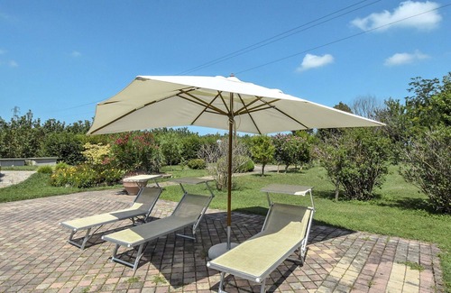 Ariano nel Polesine House | Beautiful apartment in villa for 4 guests with pool, WIFI, A/C, TV, patio and parking